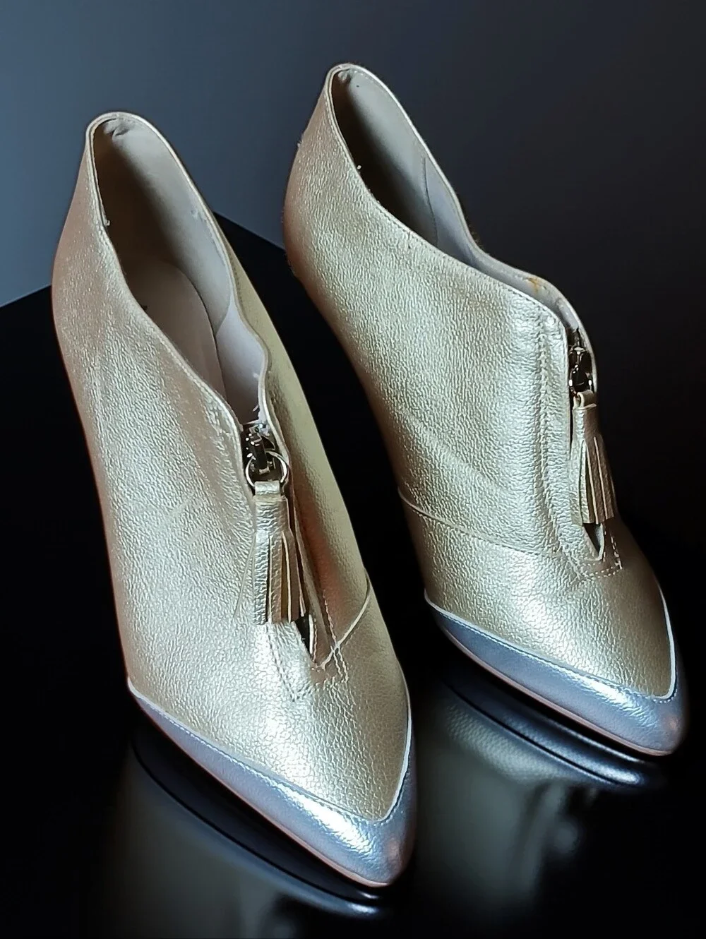 ASHRO Gold Metallic Pointed Toe Zip Front Kitten Heeled Bootie Pump Size 8.5M